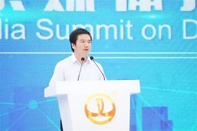 ​2014年，那个向王健林要5个亿的县长如今怎么样了？