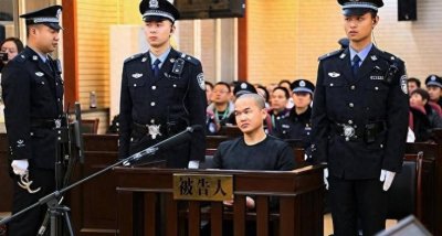 ​2019年，那个判决张扣扣死刑的法官，3年后竟因为贪腐，锒铛入狱