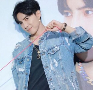 ​彭于晏辟谣与唐禹哲出柜，出柜传闻曾多次被造谣，身心不堪其扰