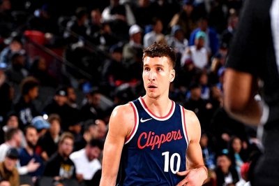 ​扶不上墙！博格丹8中2拿6分&正负值-20 科菲7中1得4分&正负值-14