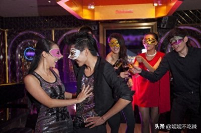 ​富婆KTV邂逅已婚男公关，半年豪掷89万后惊现感情骗局！