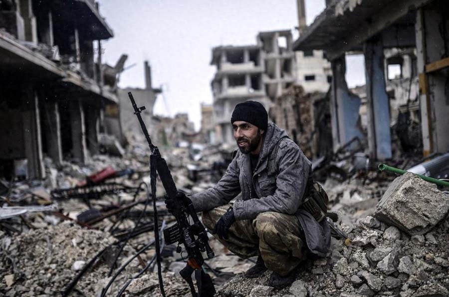 狙击手的传奇，孤身击毙220名is恐怖分子的勇士