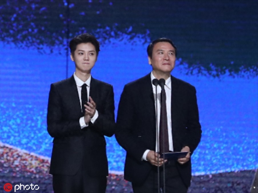 王景春咏梅凭《地久天长》分获最佳男女主角 胡歌霍建华合体颁奖