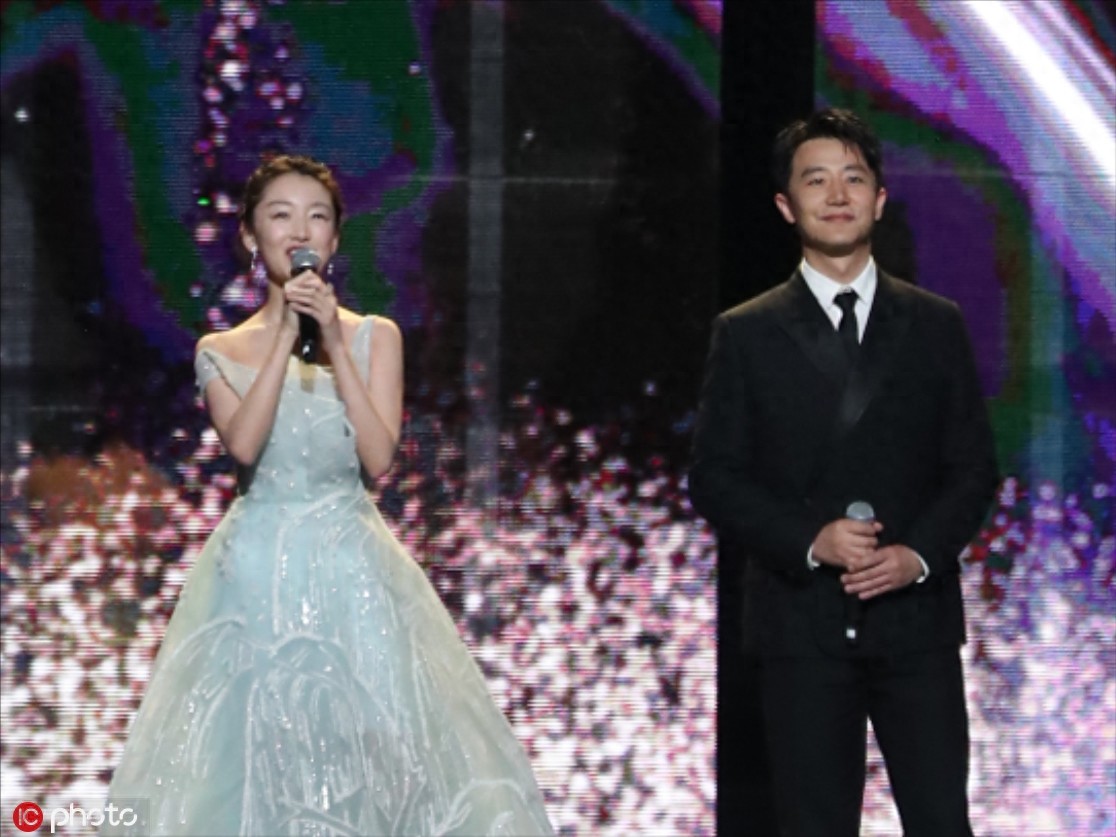 王景春咏梅凭《地久天长》分获最佳男女主角 胡歌霍建华合体颁奖