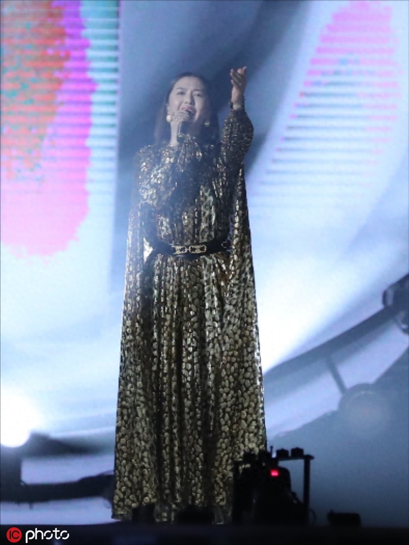 王景春咏梅凭《地久天长》分获最佳男女主角 胡歌霍建华合体颁奖