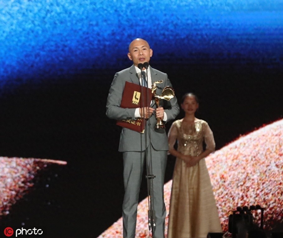 王景春咏梅凭《地久天长》分获最佳男女主角 胡歌霍建华合体颁奖