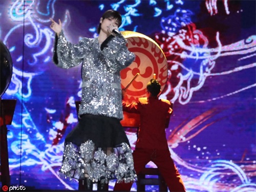 王景春咏梅凭《地久天长》分获最佳男女主角 胡歌霍建华合体颁奖