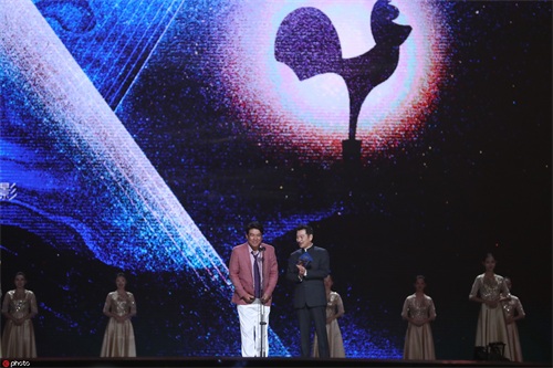 王景春咏梅凭《地久天长》分获最佳男女主角 胡歌霍建华合体颁奖