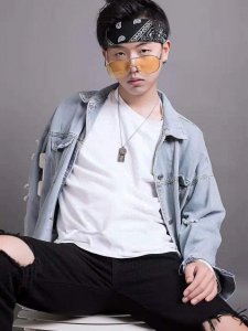 ​和平精英：虎牙各时段吃鸡一哥盘点，不求人占一席，夜间霸王是他