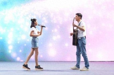 ​百度掌门人李彦宏女儿现身万人演唱会引网友认岳父