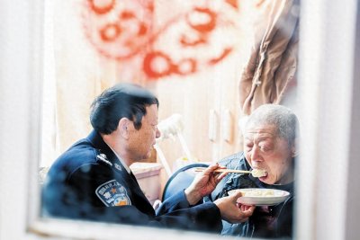 ​“中国好人”马怀龙，46个孤残家庭向他敞开“心门”