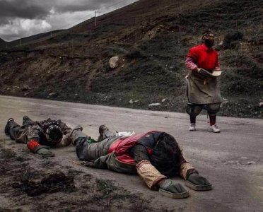 ​西藏朝圣者的信仰是什么（藏民的一路朝圣的意义）