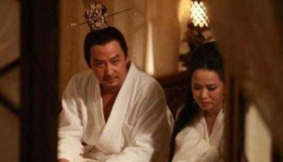 ​韩德让与萧太后的关系，野史记载太后嫁给了韩德让_皇帝称他为叔叔