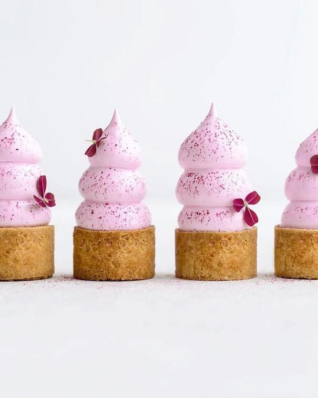 70款创意蛋糕设计（这40款简约风蛋糕）(36)