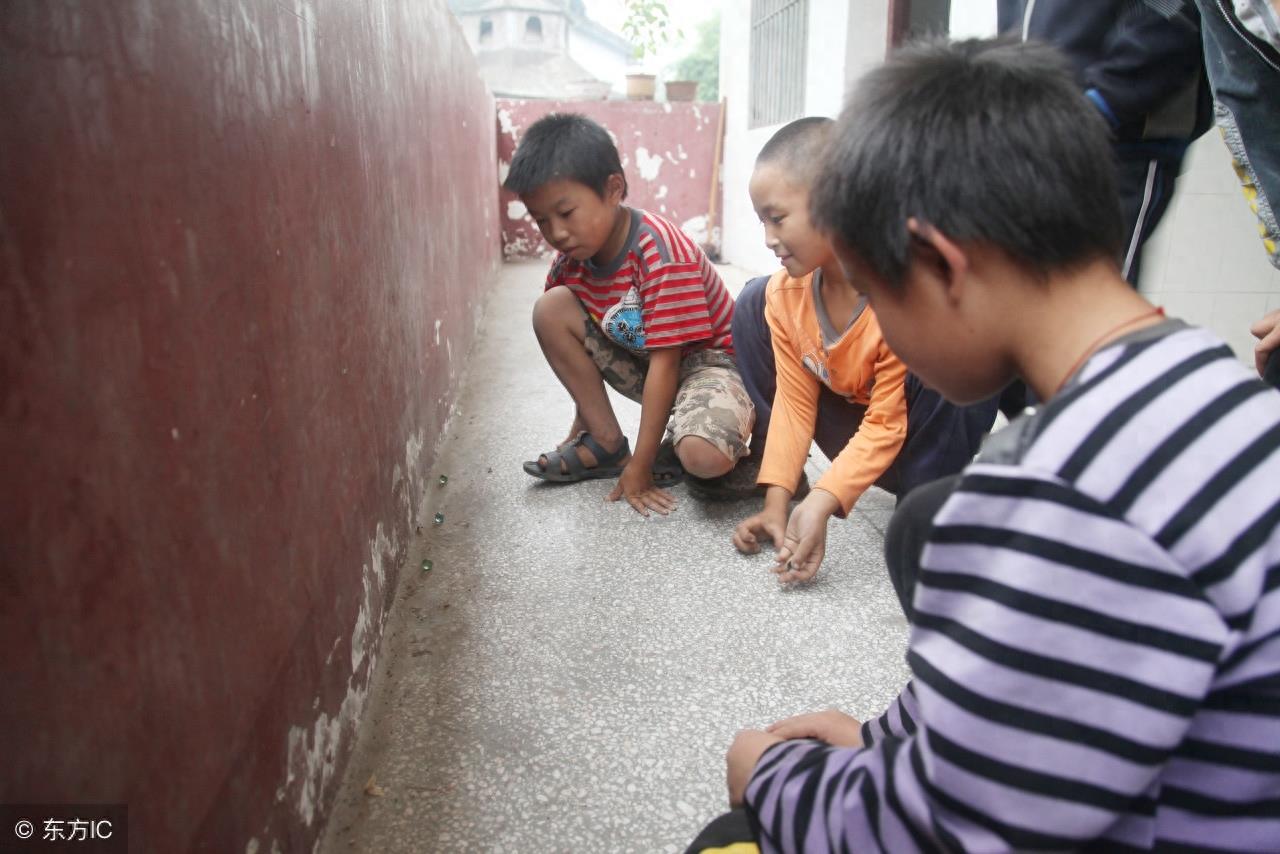 农村小孩们日常的玩具，溜溜蛋了解一下