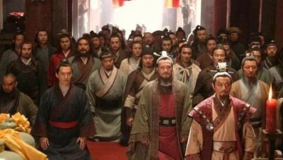 少不读水浒老不读三国（为什么“少不看水浒，老不看三国”?）