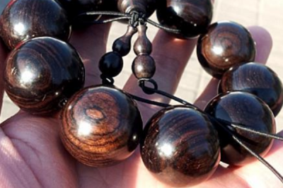 紫光檀和乌檀的哪个贵?乌檀每吨高达万元