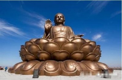 最高的释迦牟尼坐佛像（金鼎大佛）