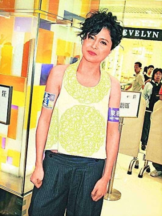 与郑伊健相恋多年却遭抛弃，52岁邵美琪依然孤单一人