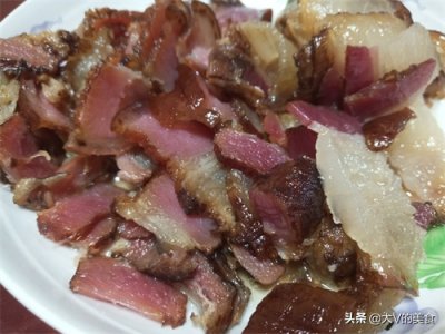 ​腊肉这样简单清蒸，口感鲜香有嚼劲，滋味十足，真的好吃停不了口