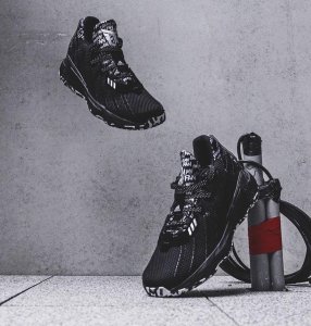 你打几分？利拉德晒摄影师拍摄的利拉德7帅照