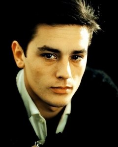 ​阿兰德龙：一生风流，辜负“茜茜公主”罗密，晚年只有3只狗陪伴