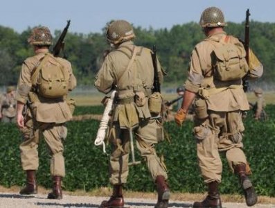 ​为什么美国从来不阅兵