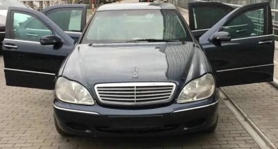 ​许家印的“首辆”防弹车，3.6吨重，当年劳斯莱斯还贵，国内罕见