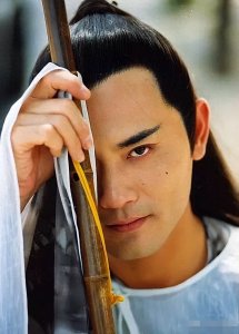 ​美男子赵文瑄，感情成谜至今单身，与哥哥一家相依为命