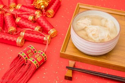 ​大年初一，不能打破东西，万一打破了，要赶紧说声岁岁平安来破解