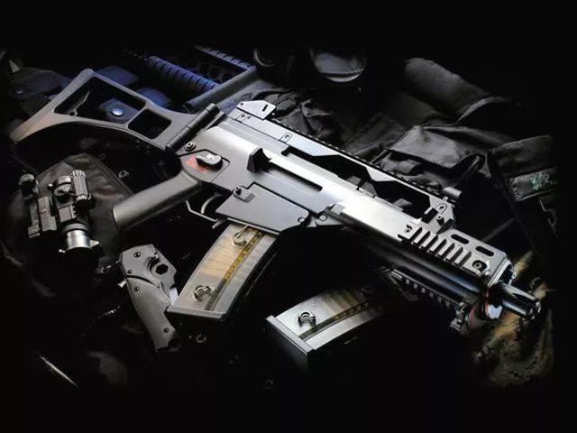 被称为是全世界最好的步枪之一。该枪不仅外形霸气