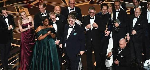 奥斯卡最出风头人物：水形物语男主“鱼人”现身、全程