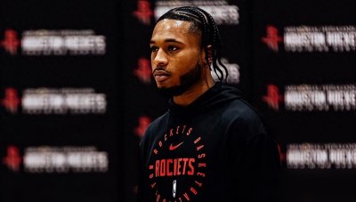 ​应对艰难赛程！火箭强力前锋归队，3人身居发展联盟，剩14人可用